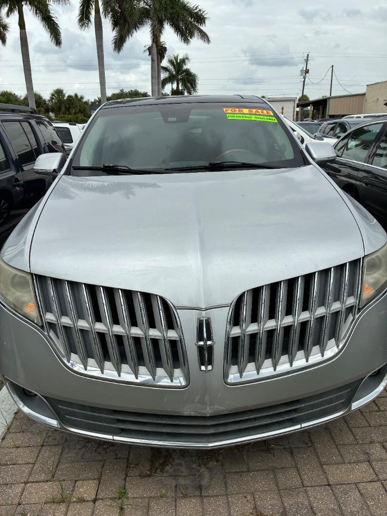 2010 Lincoln MKT Base